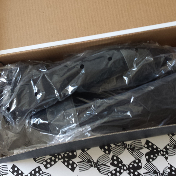 LIZ CLAIBORNE Flats - Picture 6 of 8